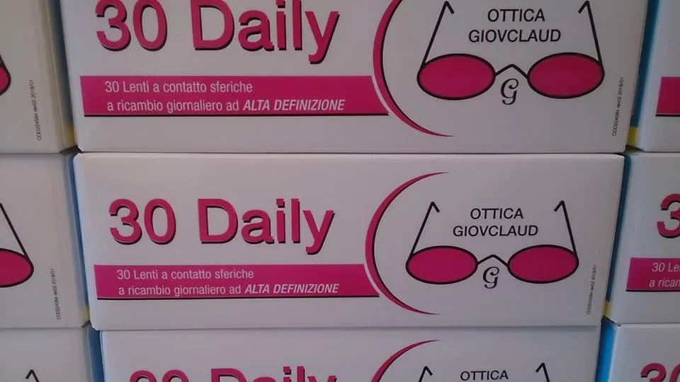 Lenti a contatto disponibili da Ottica GiovClaud a Prato