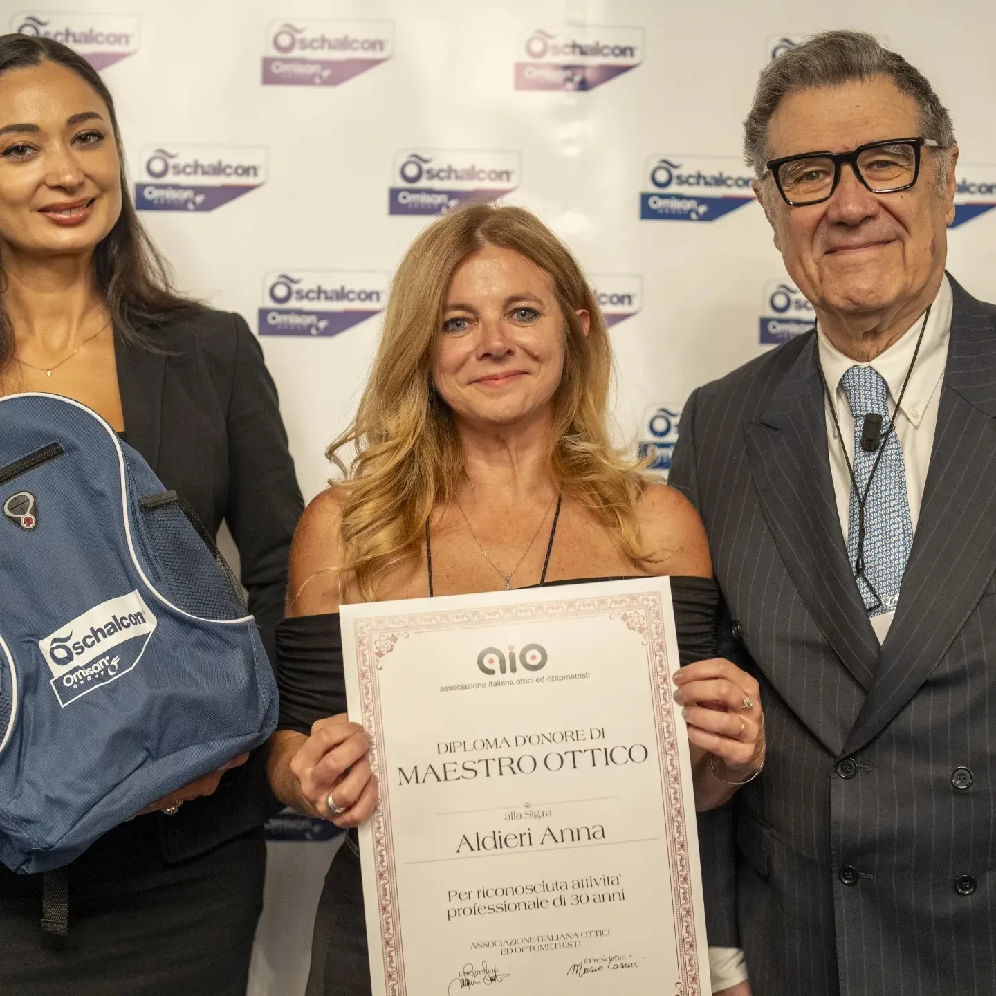 Consegna del Diploma d'onore di Maestro Ottico dell'Associazione Italiana Ottici (AIO)